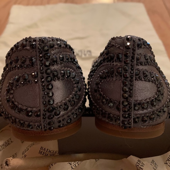 NWT! Badgley Mischka Pewter Gigi Flats - Picture 10 of 10